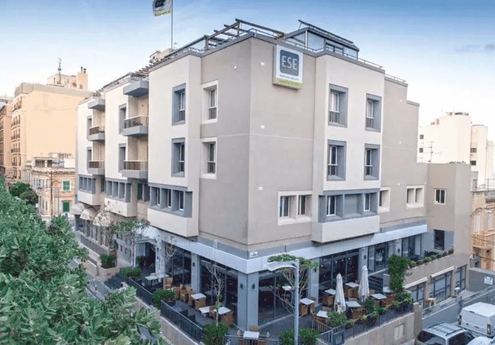 ESE (European School of English)_3.png