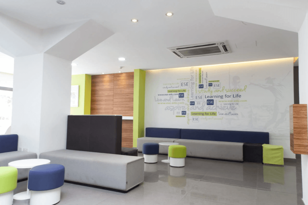 ESE (European School of English)_2.png