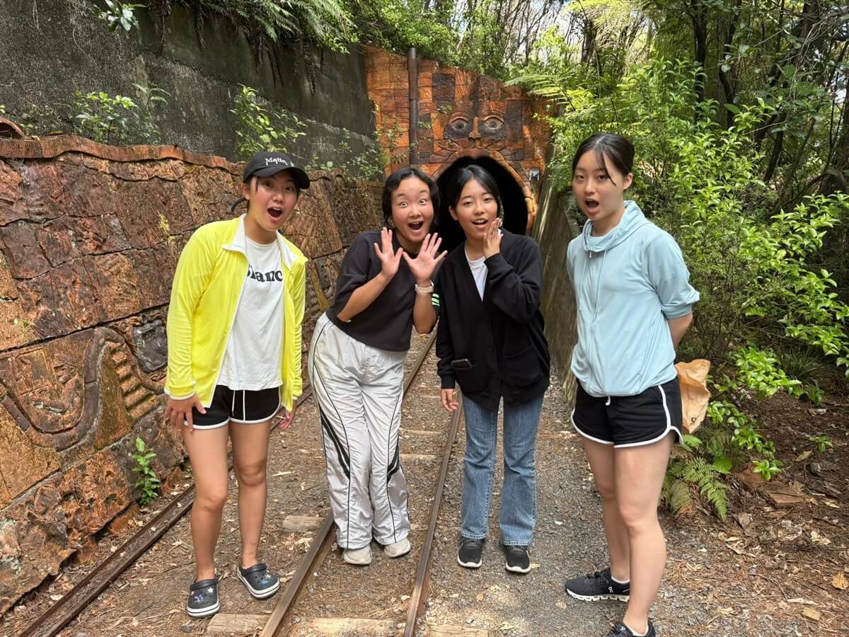 Evakona Education_2.jpg