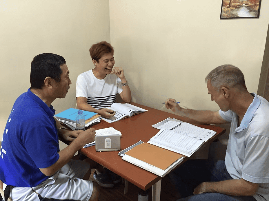 Glant English Academy_4.png