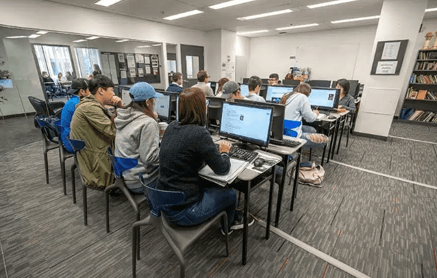 Oxford International, Vancouver_4.png