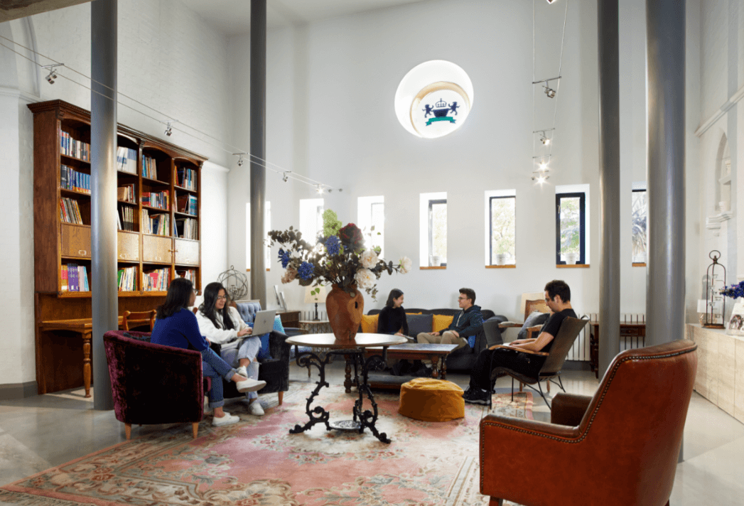 Burlington School of English_4.png