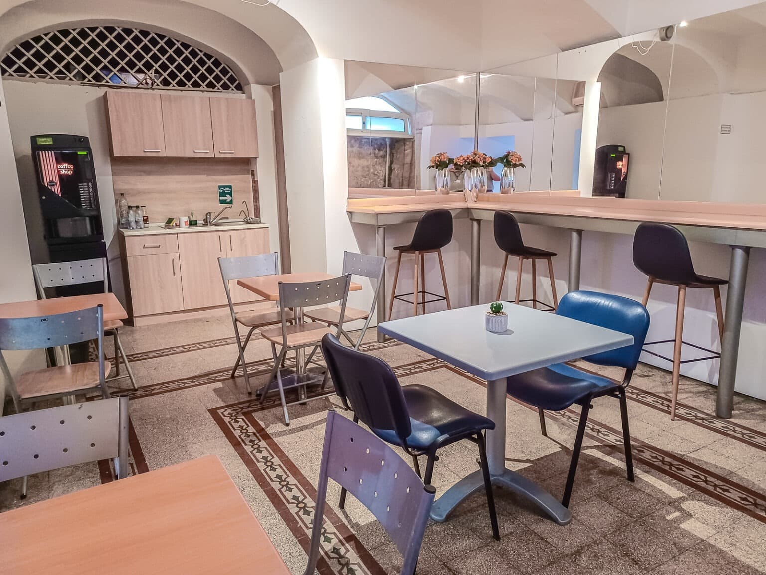 Cavendish School of English_m_3.jpg