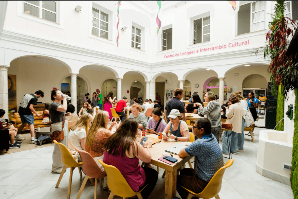 CLIC International House Sevilla_3.png