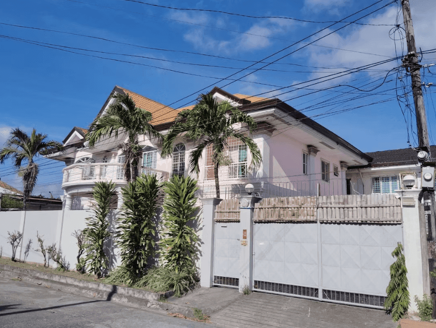 Columbus English Academy_4.png