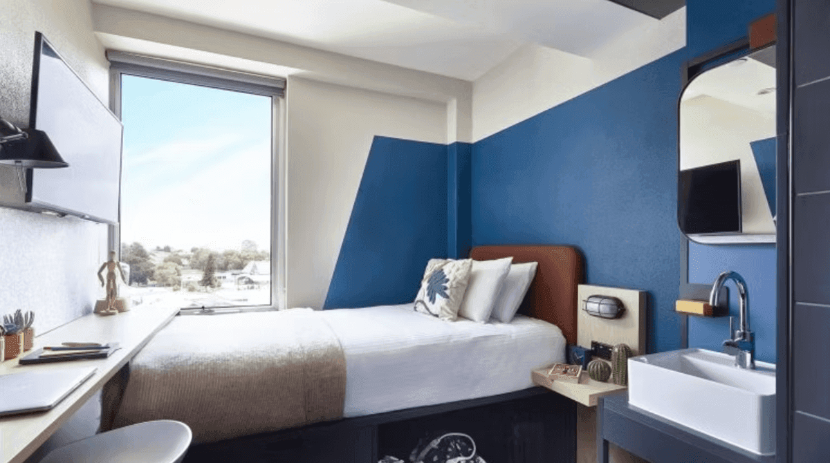 Discover English_2.png