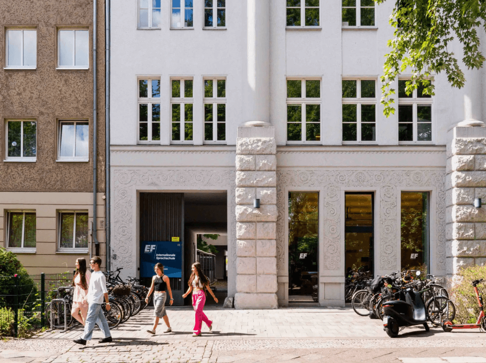 EF Berlin_2.png